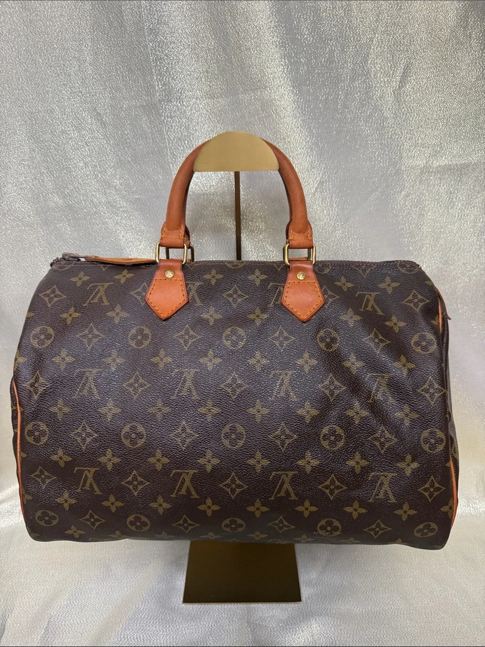 Louis Vuitton Speedy 35